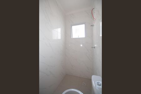 Casa à venda com 70m², 2 quartos e 2 vagasBanheiro da Suíte 1