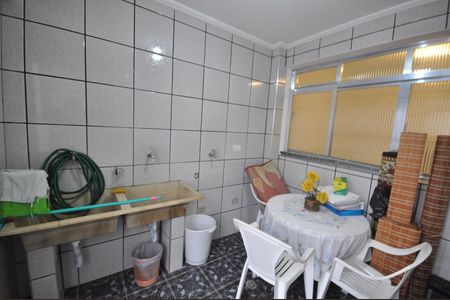 Casa para alugar com 350m², 4 quartos e 3 vagasÁrea de serviço 2