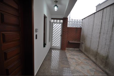 Casa para alugar com 350m², 4 quartos e 3 vagasCorredor lateral