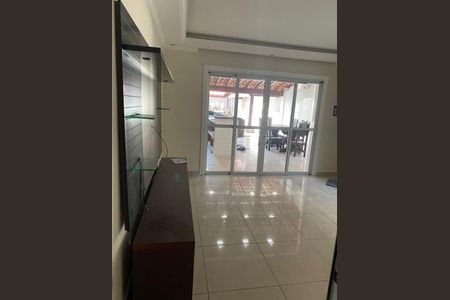 Casa à venda com 3 quartos, 207m² em Vila Santana, São Paulo