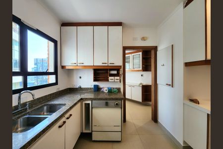 Apartamento para alugar com 204m², 3 quartos e 3 vagasCozinha
