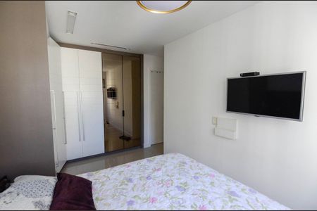 Apartamento à venda com 90m², 3 quartos e 2 vagas Apartamento à venda com 90m², 3 quartos e 2 vagasSuíte