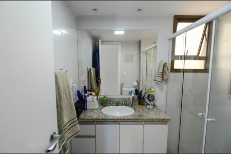Apartamento à venda com 90m², 3 quartos e 2 vagas Apartamento à venda com 90m², 3 quartos e 2 vagasBanheiro da Suíte