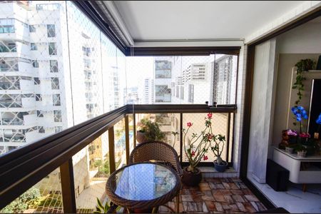 Apartamento à venda com 90m², 3 quartos e 2 vagas Apartamento à venda com 90m², 3 quartos e 2 vagasSala
