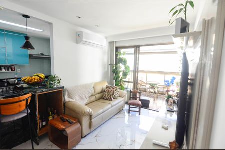 Apartamento à venda com 90m², 3 quartos e 2 vagas Apartamento à venda com 90m², 3 quartos e 2 vagasSala