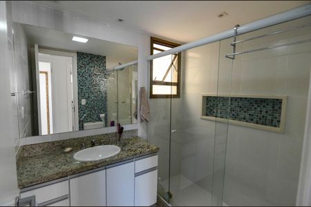 Apartamento à venda com 90m², 3 quartos e 2 vagas Apartamento à venda com 90m², 3 quartos e 2 vagasBanheiro Social