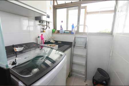Apartamento à venda com 90m², 3 quartos e 2 vagas Apartamento à venda com 90m², 3 quartos e 2 vagasÁrea de Serviço