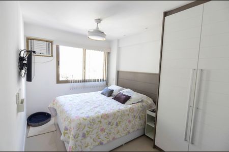 Apartamento à venda com 90m², 3 quartos e 2 vagas Apartamento à venda com 90m², 3 quartos e 2 vagasSuíte