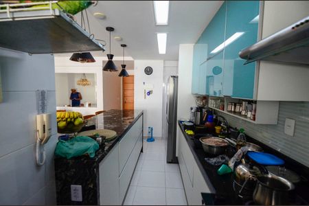 Apartamento à venda com 90m², 3 quartos e 2 vagas Apartamento à venda com 90m², 3 quartos e 2 vagasCozinha