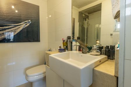 Apartamento à venda com 96m², 2 quartos e sem vaga Apartamento à venda com 96m², 2 quartos e sem vagaBanheiro da Suíte 1