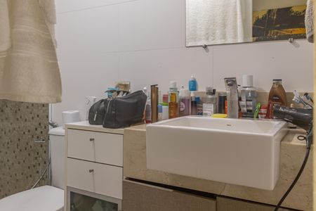 Apartamento à venda com 96m², 2 quartos e sem vaga Apartamento à venda com 96m², 2 quartos e sem vagaBanheiro 1