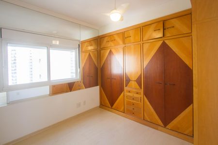 Apartamento para alugar com 155m², 3 quartos e 3 vagas Apartamento para alugar com 155m², 3 quartos e 3 vagasSuíte 2