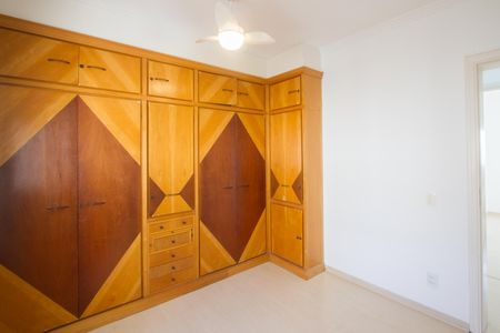 Apartamento para alugar com 155m², 3 quartos e 3 vagas Apartamento para alugar com 155m², 3 quartos e 3 vagasSuíte 2