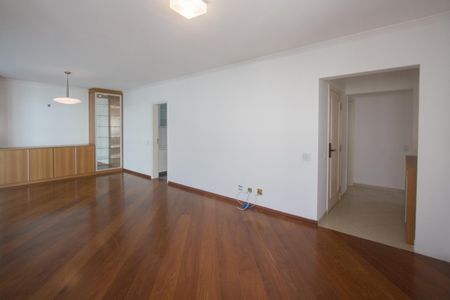 Apartamento para alugar com 155m², 3 quartos e 3 vagas Apartamento para alugar com 155m², 3 quartos e 3 vagasSala