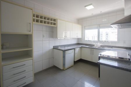 Apartamento para alugar com 155m², 3 quartos e 3 vagas Apartamento para alugar com 155m², 3 quartos e 3 vagasCozinha