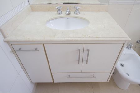 Apartamento para alugar com 155m², 3 quartos e 3 vagas Apartamento para alugar com 155m², 3 quartos e 3 vagasBanheiro da Suíte 2