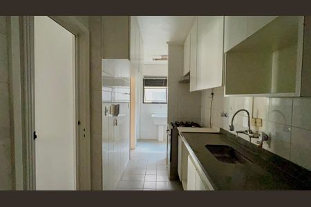 Apartamento à venda com 70m², 2 quartos e 2 vagasCozinha