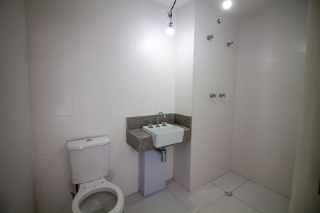 Studio à venda com 28m², 1 quarto e sem vaga Studio à venda com 28m², 1 quarto e sem vagaBanheiro Social