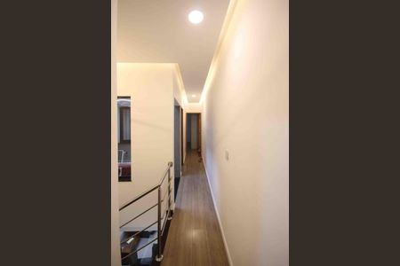 Casa à venda com 120m², 3 quartos e 2 vagasCorredor