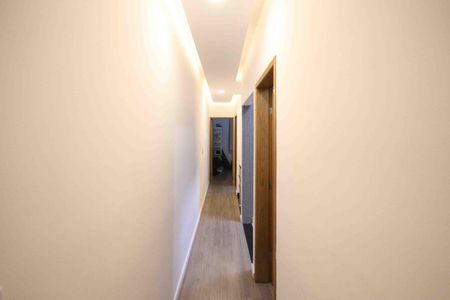 Casa à venda com 120m², 3 quartos e 2 vagasCorredor