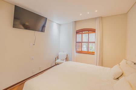 Apartamento à venda com 240m², 3 quartos e 3 vagasSuíte 2