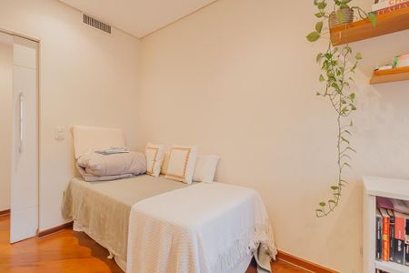 Apartamento à venda com 240m², 3 quartos e 3 vagasQuarto