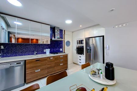 Apartamento à venda com 137m², 3 quartos e 2 vagasCozinha