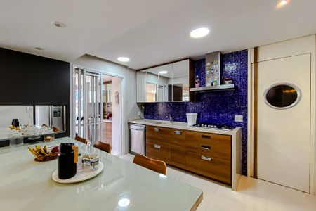 Apartamento à venda com 137m², 3 quartos e 2 vagasCozinha