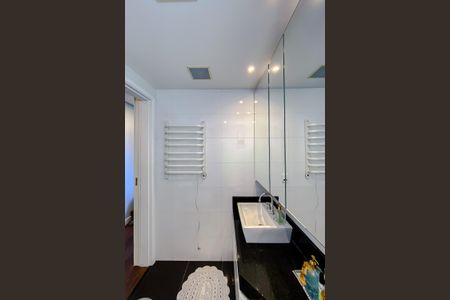 Apartamento à venda com 137m², 3 quartos e 2 vagasBanheiro da Suíte 3