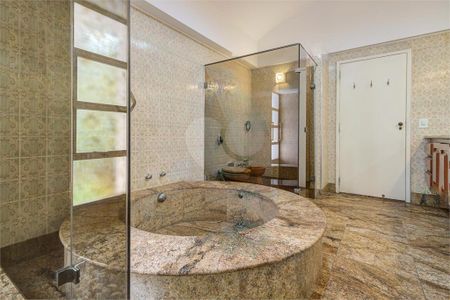 Casa à venda com 438m², 3 quartos e 7 vagas