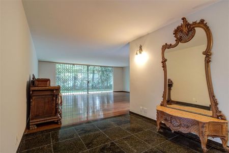 Casa à venda com 438m², 3 quartos e 7 vagas