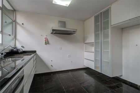 Casa à venda com 438m², 3 quartos e 7 vagas