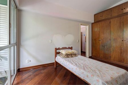 Casa à venda com 438m², 3 quartos e 7 vagas