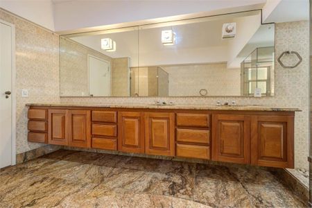 Casa à venda com 438m², 3 quartos e 7 vagas