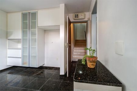 Casa à venda com 438m², 3 quartos e 7 vagas