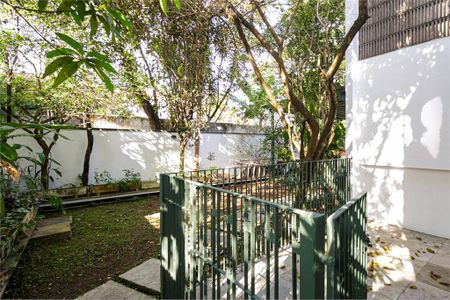 Casa à venda com 438m², 3 quartos e 7 vagas