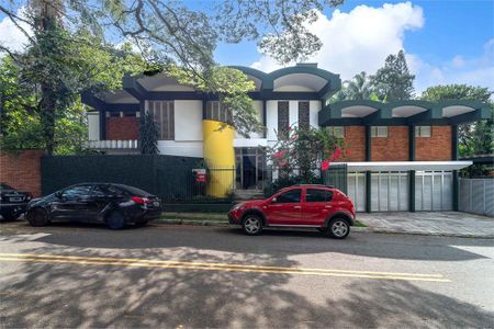 Casa à venda com 438m², 3 quartos e 7 vagas