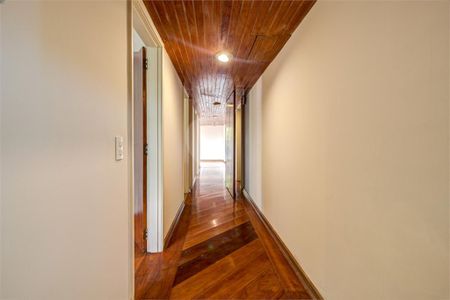 Casa à venda com 438m², 3 quartos e 7 vagas