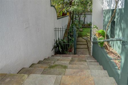 Casa à venda com 438m², 3 quartos e 7 vagas