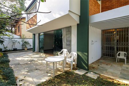 Casa à venda com 438m², 3 quartos e 7 vagas