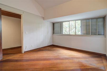 Casa à venda com 3 quartos, 438m² em Granja Julieta, São Paulo