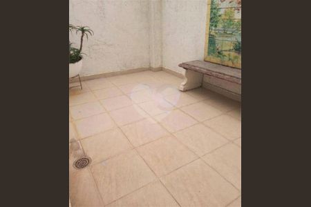 Casa à venda com 221m², 3 quartos e 2 vagas