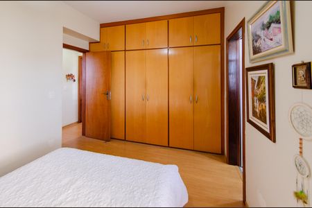 Apartamento à venda com 92m², 3 quartos e 2 vagas Apartamento à venda com 92m², 3 quartos e 2 vagasSuíte