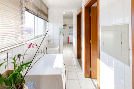 Apartamento à venda com 92m², 3 quartos e 2 vagas Apartamento à venda com 92m², 3 quartos e 2 vagasÁrea de serviço