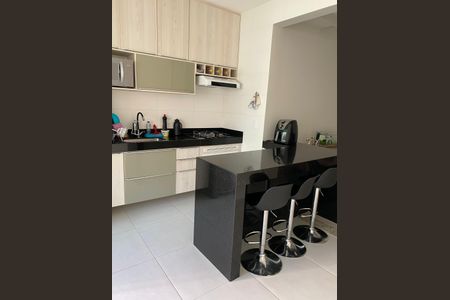 Cozinha de casa à venda com 2 quartos, 100m² em Jardim Vitoria, Belo Horizonte