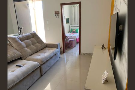 Sala de casa à venda com 2 quartos, 100m² em Jardim Vitoria, Belo Horizonte