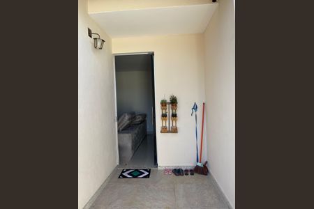 Casa para alugar com 100m², 2 quartos e 2 vagasEntrada