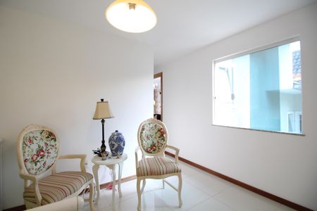 Casa de condomínio à venda com 144m², 3 quartos e 2 vagasHall