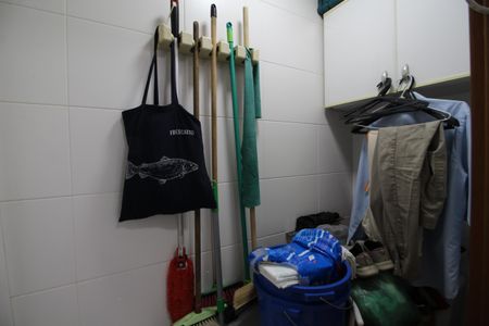 Casa de condomínio à venda com 144m², 3 quartos e 2 vagasBanheiro de Serviço