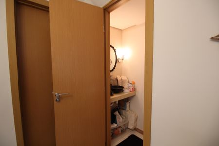 Casa de condomínio à venda com 144m², 3 quartos e 2 vagasLavabo